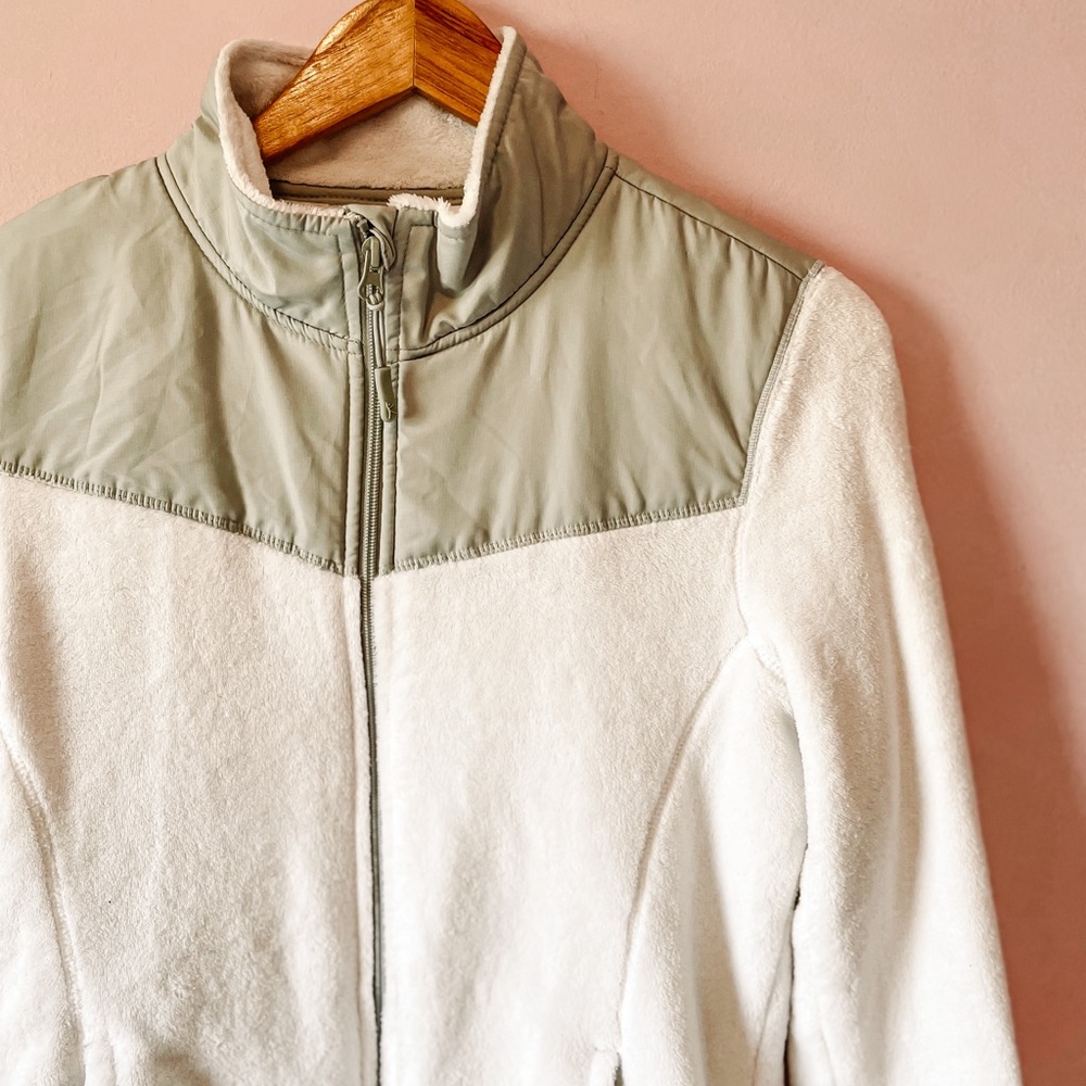 • fury white zip up light jacket •